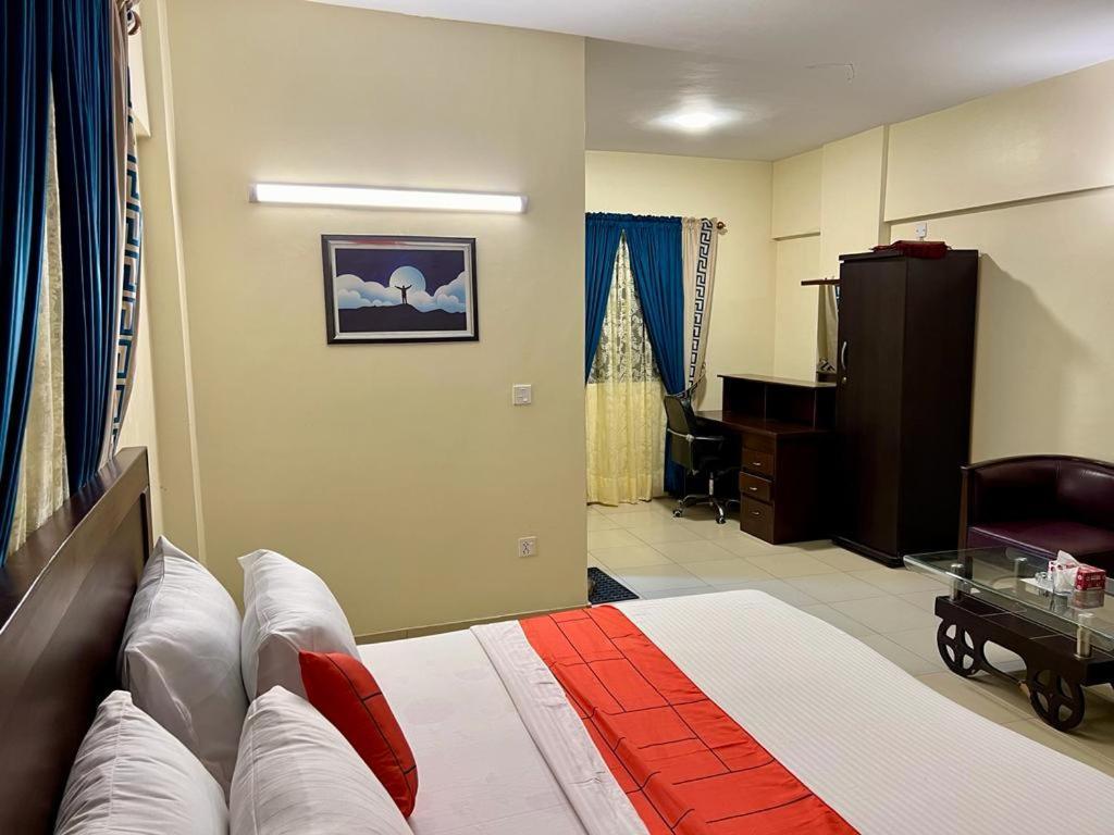 Hotel Rooms Dha Карачи Экстерьер фото