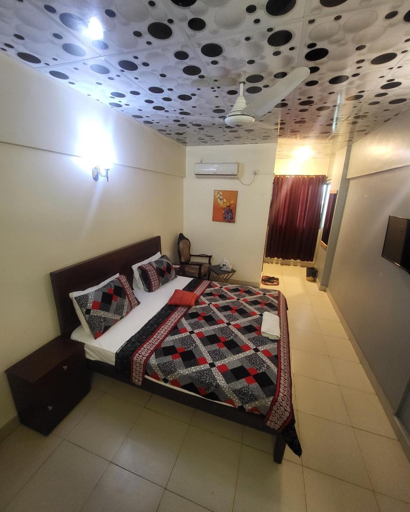 Hotel Rooms Dha Карачи Экстерьер фото